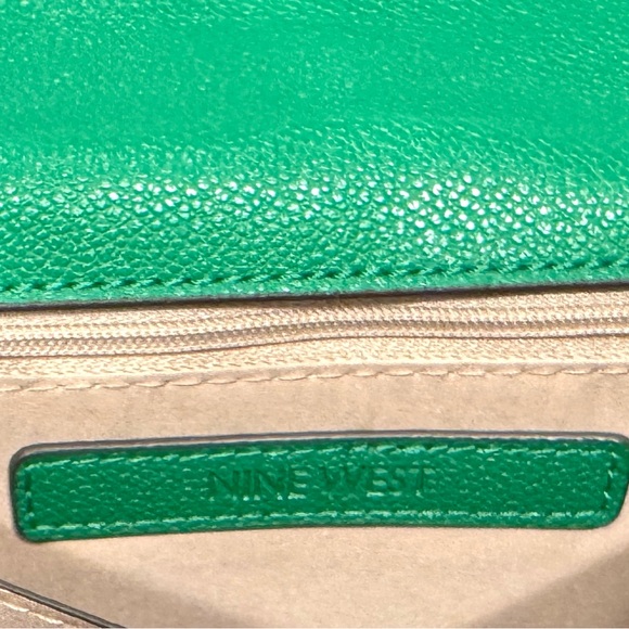 Nine West Green Minka Silver Chain Silver Logo Crossbody Bag and Handbag NWT - Picture 9 of 10
